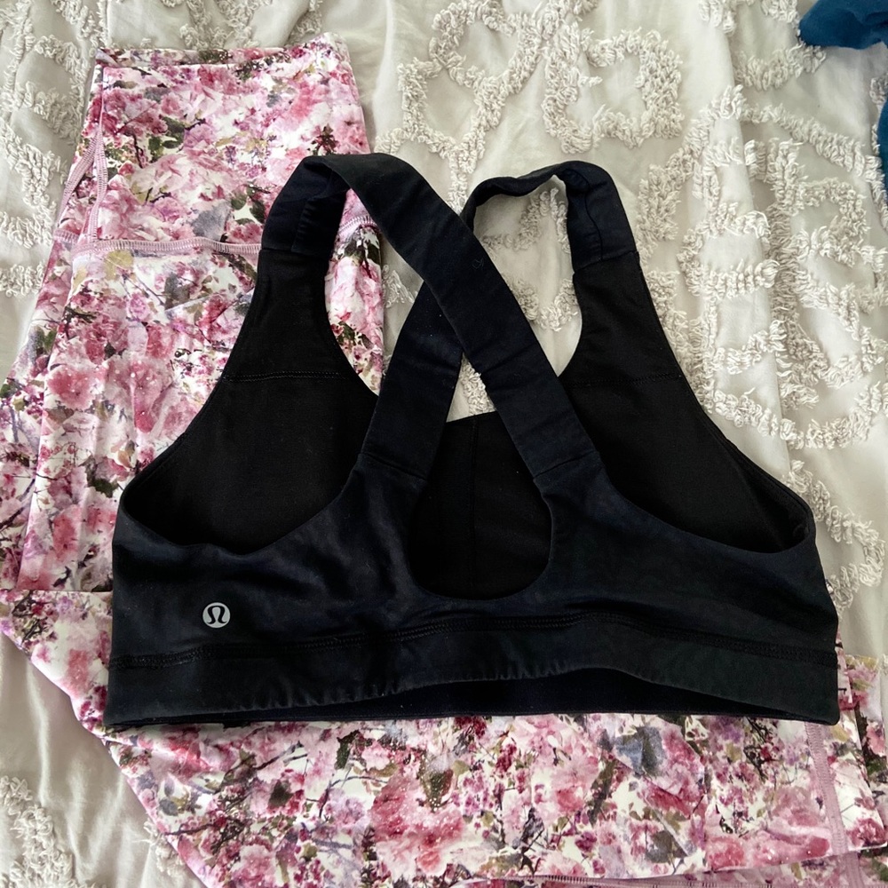Lululemon bra size 10